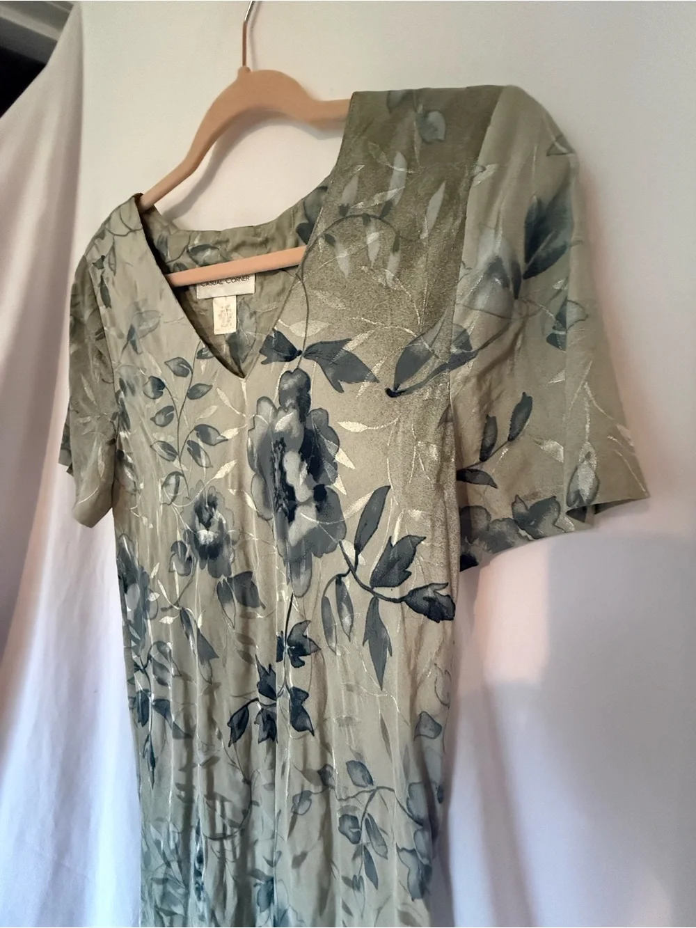 Vintage Casual Corner Floral Short-Sleeve Midi Dress in Sage Green